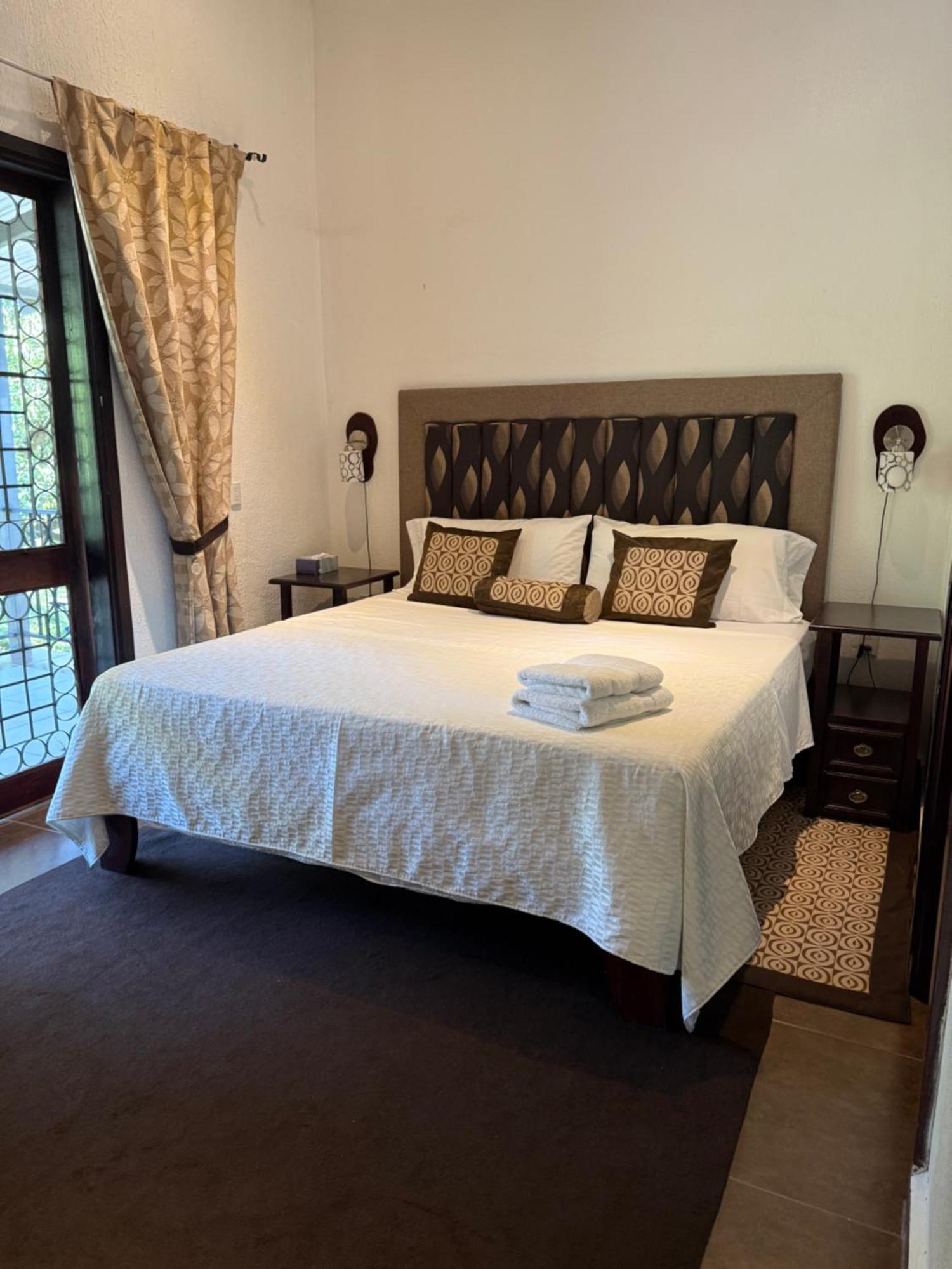 Bed and breakfast Cotton House De Labrador Extérieur photo